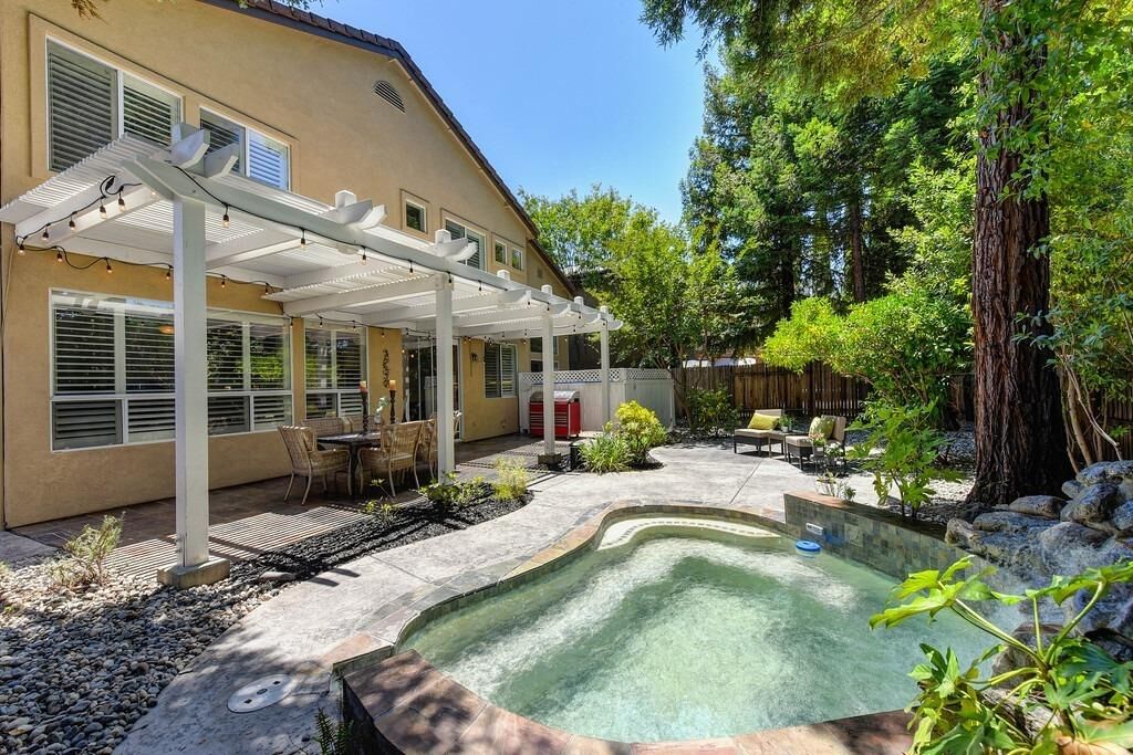 Property Photo:  4914 Knights Way  CA 95765 