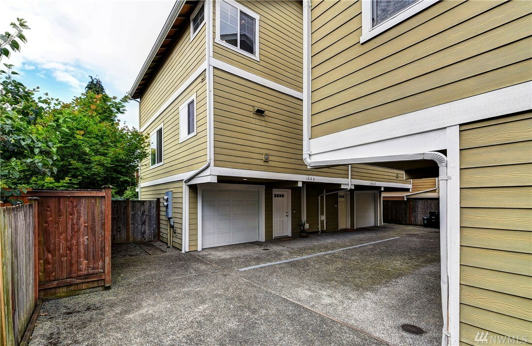 Property Photo:  1212 N 85th St A  WA 98103 