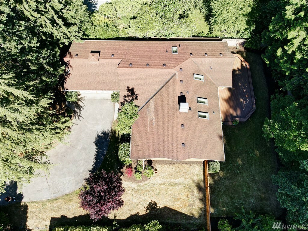Property Photo: 3825 NE 189th Place WA 98155
