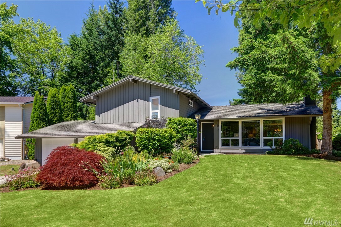 Property Photo:  14212 NE 74th St  WA 98052 