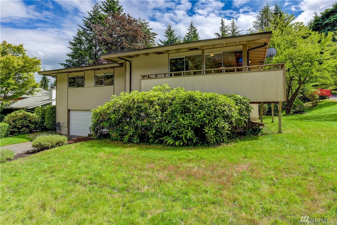 Property Photo:  12713 NE 32nd St  WA 98005 