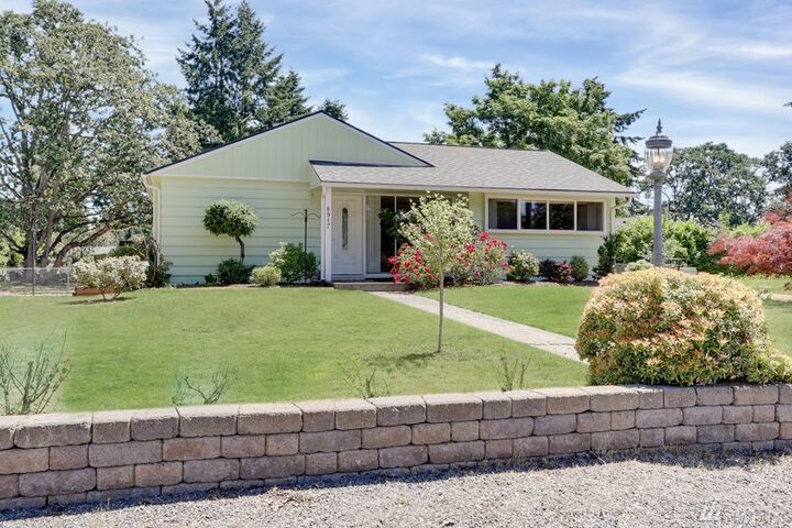 Property Photo: 8917 Whitman Ave SW WA 98499