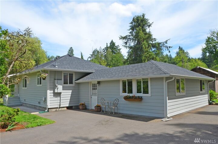Property Photo: 14231 Maple Rd SE WA 98367