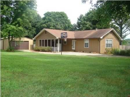 Property Photo: 112 County Road 142 TN 37370