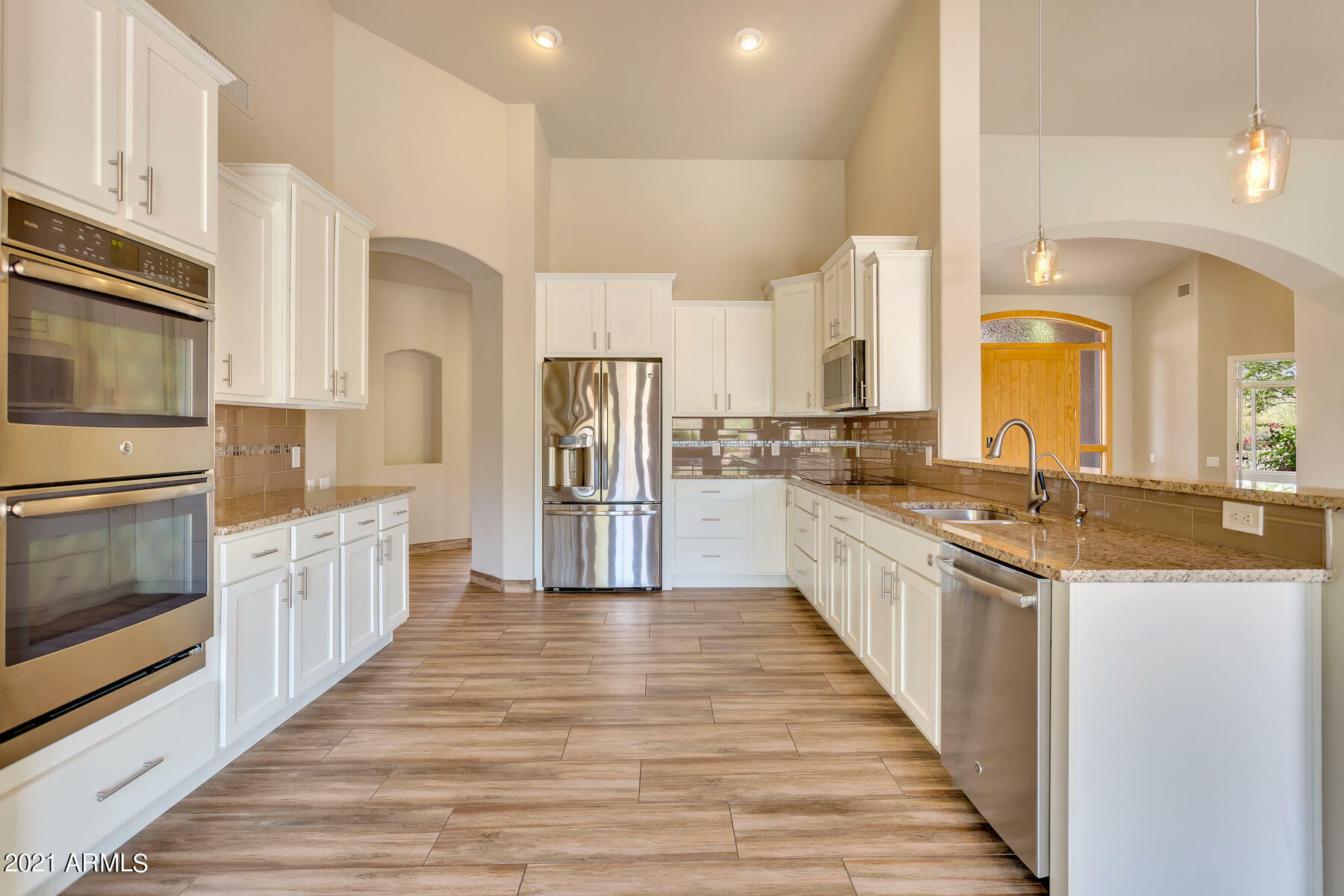 Property Photo: 16458 E Tombstone Avenue AZ 85268