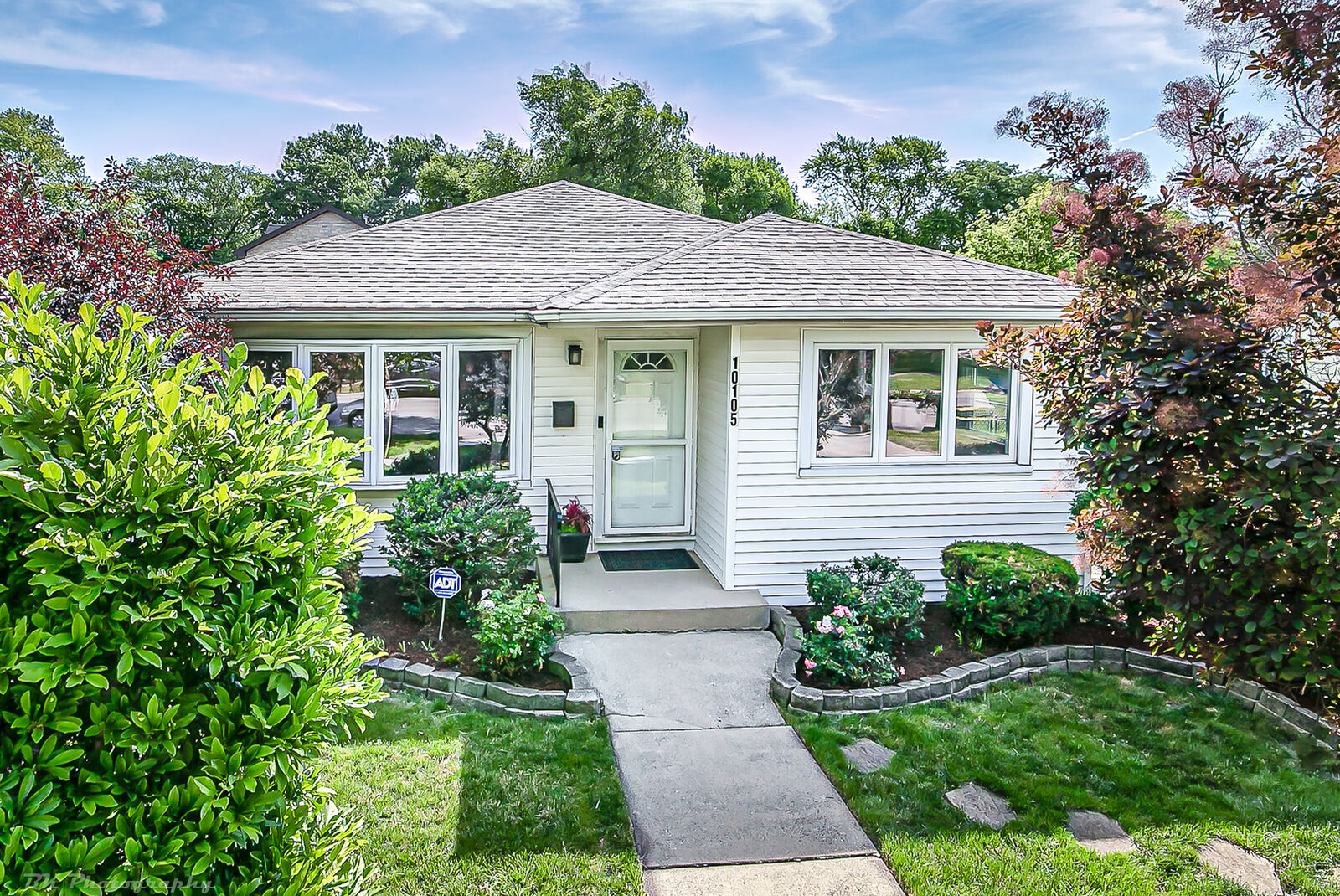 Property Photo: 10105 S Kostner Avenue IL 60453