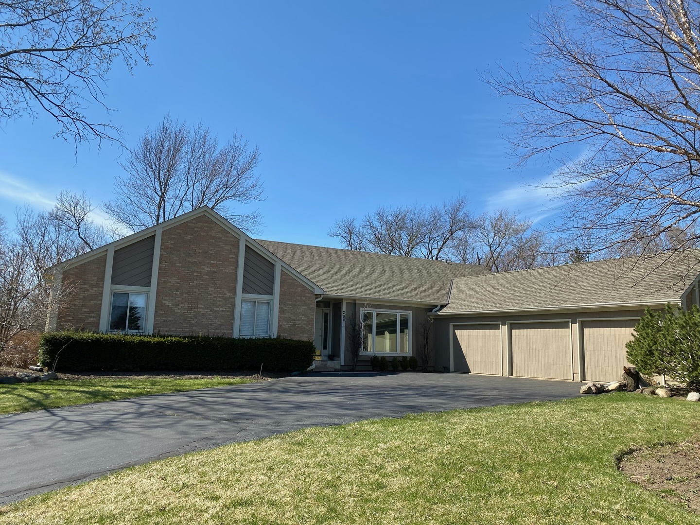 Property Photo:  200 Sycamore Drive  IL 60047 