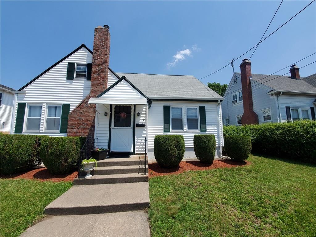 Property Photo:  27 Newton St  RI 02860 