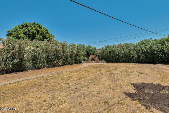 Property Photo: 433 N 41st Place AZ 85008