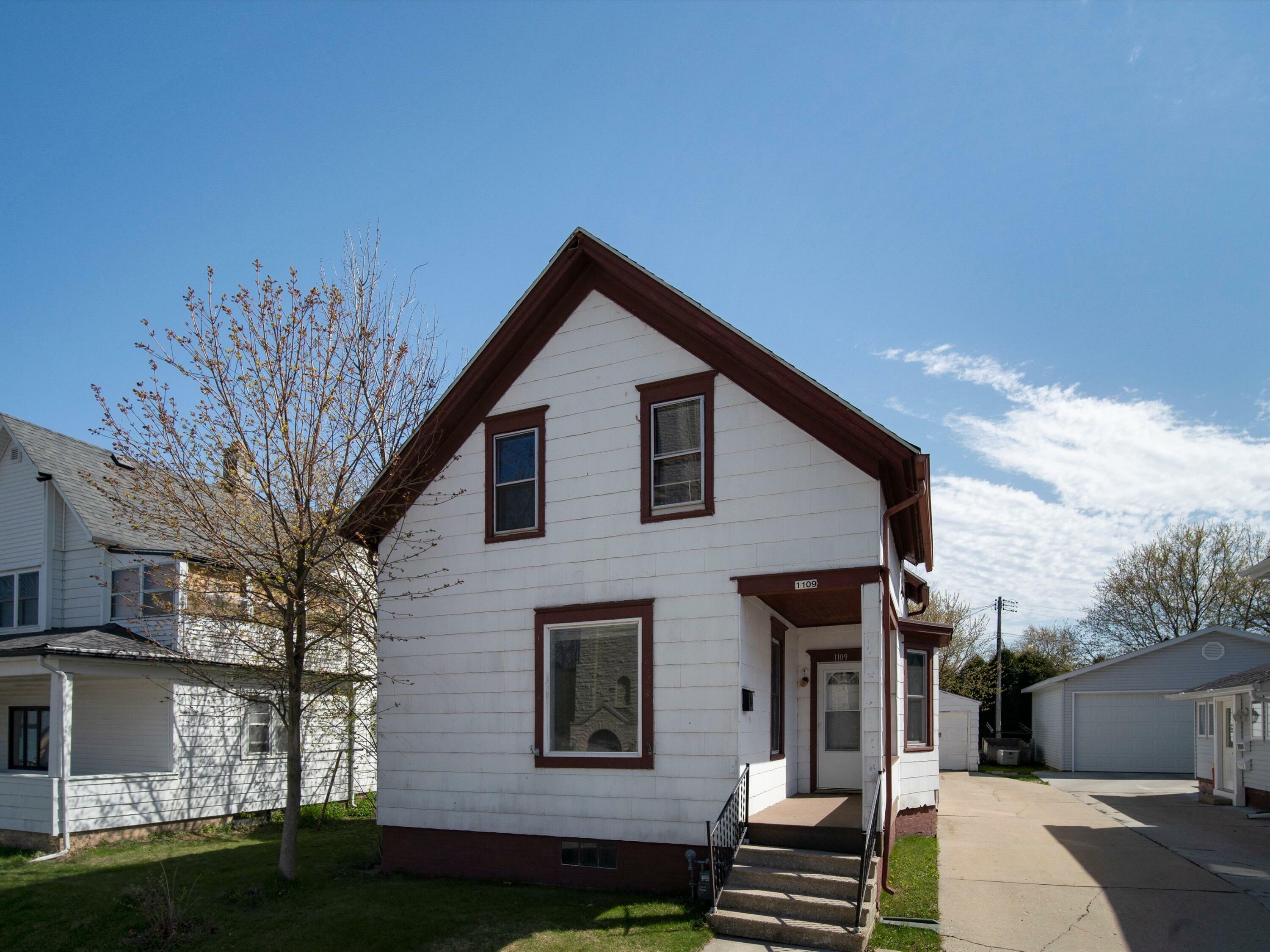 Property Photo:  1109 Clara Ave  WI 53081 