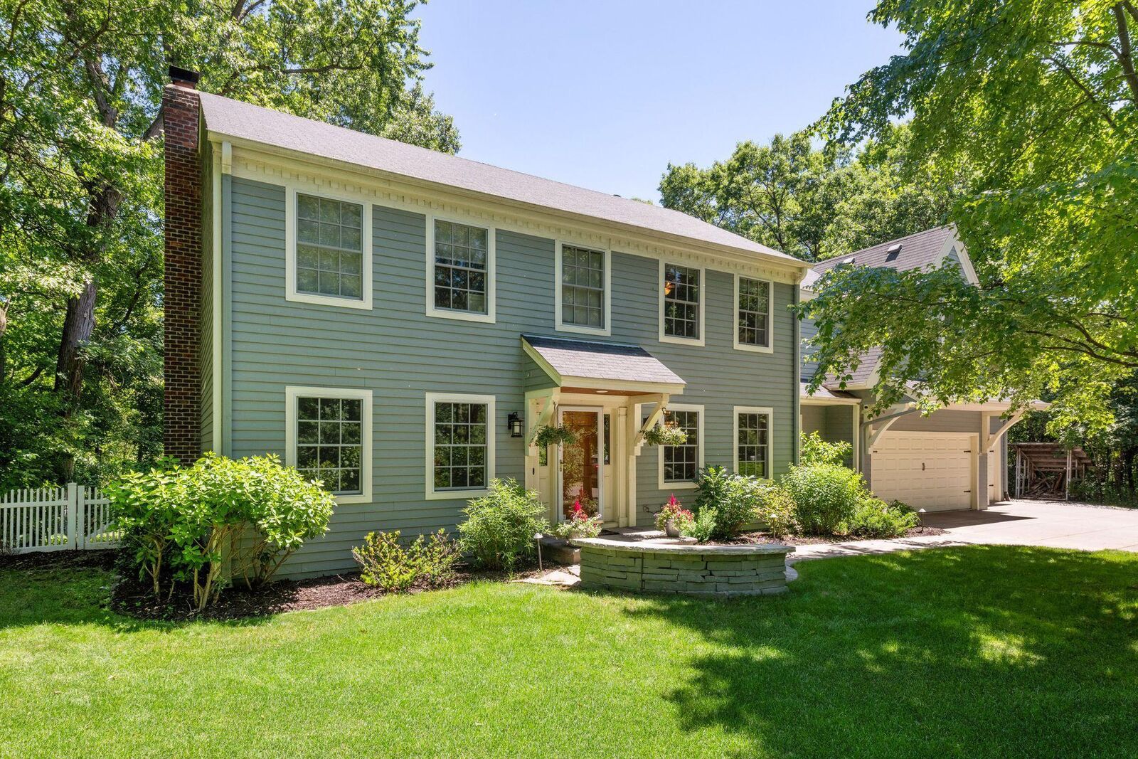 Property Photo:  2 1/2 Saint Albans Road E  MN 55305 