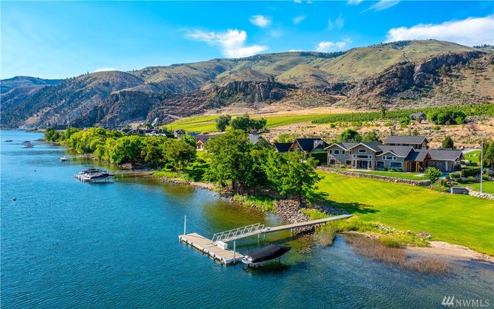 Property Photo: 244 Vineyard Dr WA 98843