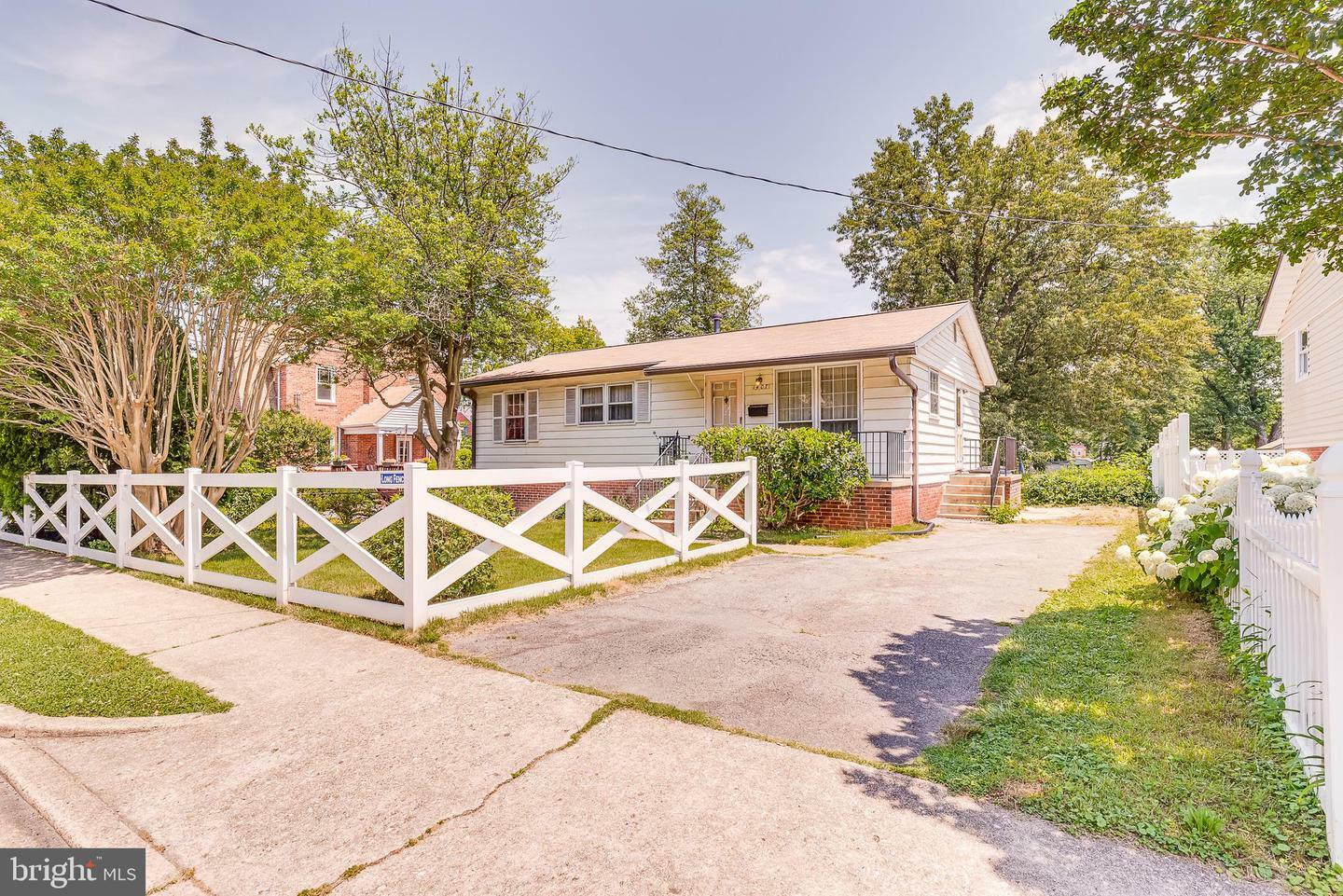 Property Photo:  1407 S Monroe Street  VA 22204 