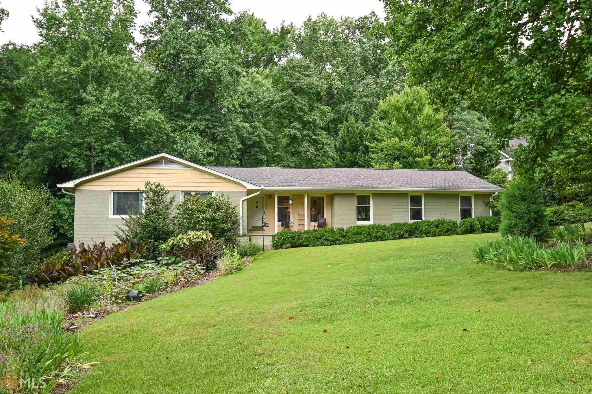 Property Photo: 115 Harben Place GA 30606