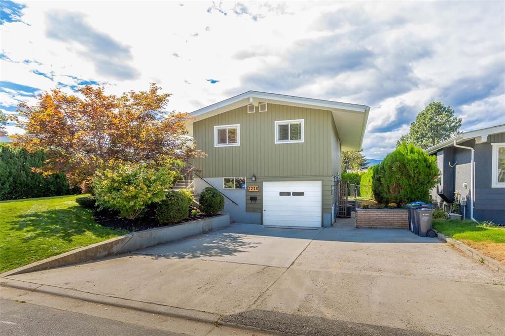 Property Photo:  1246 Mountainview Street  BC V1Y 4N1 