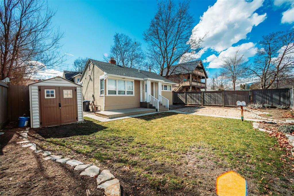 Property Photo: 925-927 Bernard Avenue BC V1Y 6P7