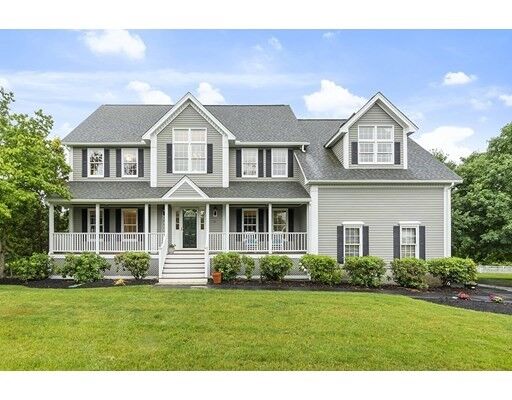 Property Photo:  15 Devonshire Place  MA 01810 