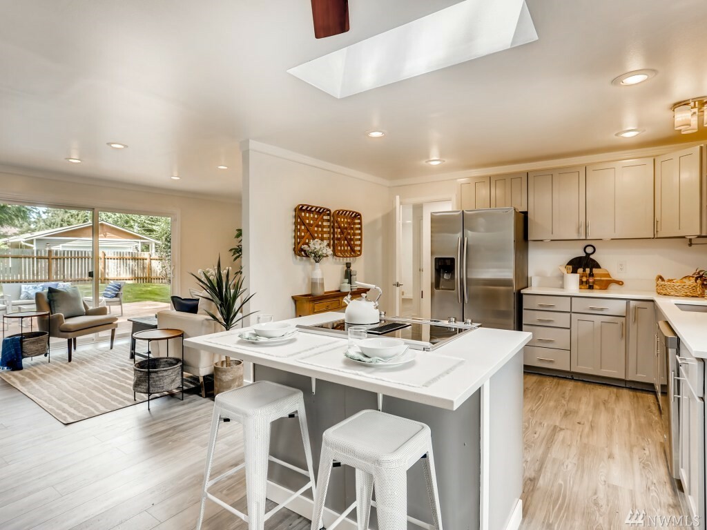 Property Photo: 33 224th St SE WA 98021