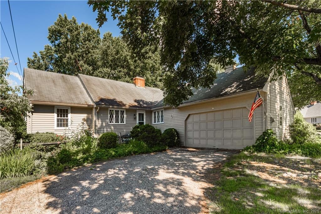 Property Photo: 16 Gloucester Lane CT 06107