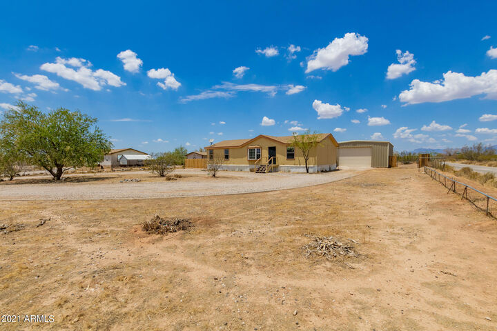 Property Photo: 10490 E Bella Lane AZ 85143