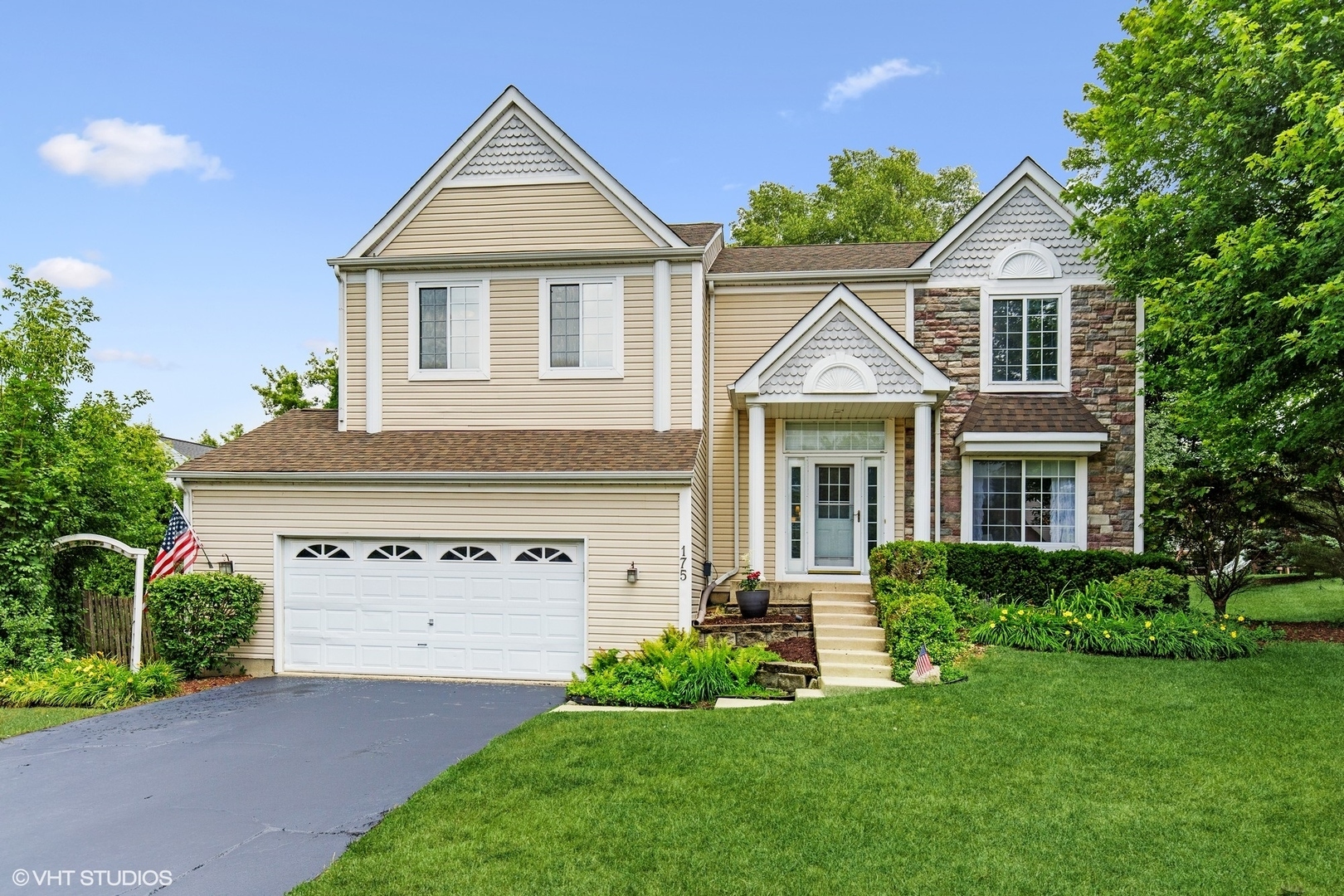 Property Photo: 175 Aberdeen Drive IL 60102