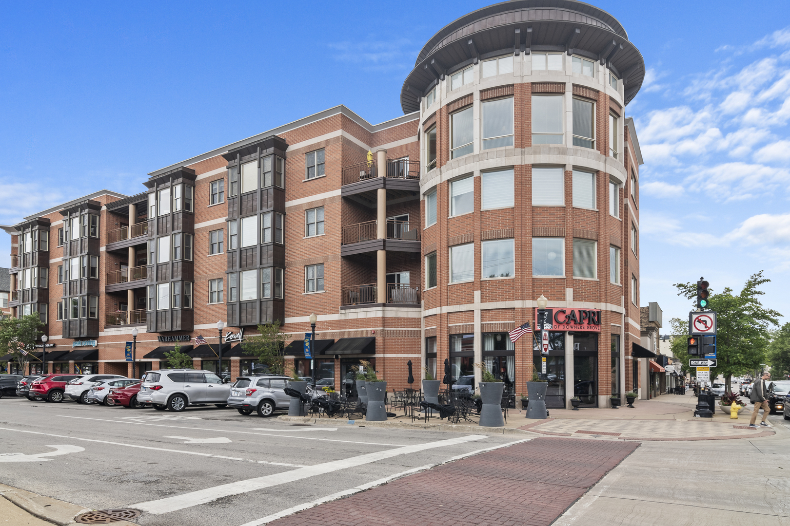 Property Photo: 945 Burlington Avenue 306 IL 60515