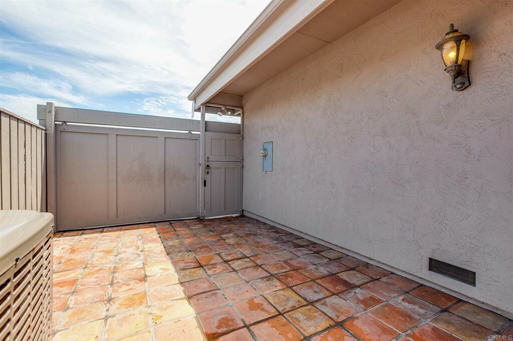 Property Photo:  6324 Caminito Luisito  CA 92111 