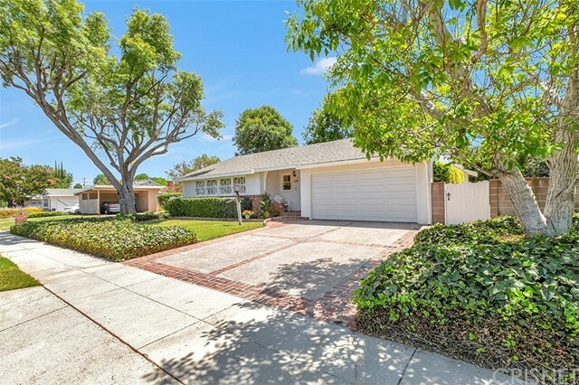 Property Photo:  20736 Strathern Street  CA 91306 