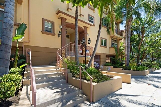 Property Photo:  4612 Vista Del Monte Avenue 10  CA 91403 