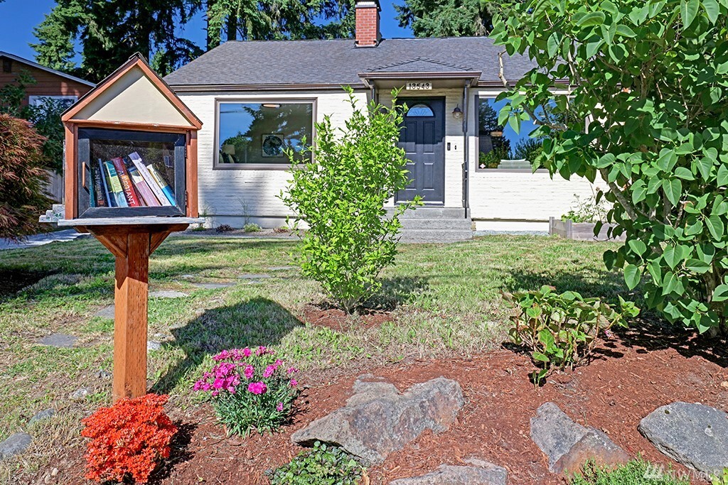 Property Photo: 13543 Burke Ave N WA 98133