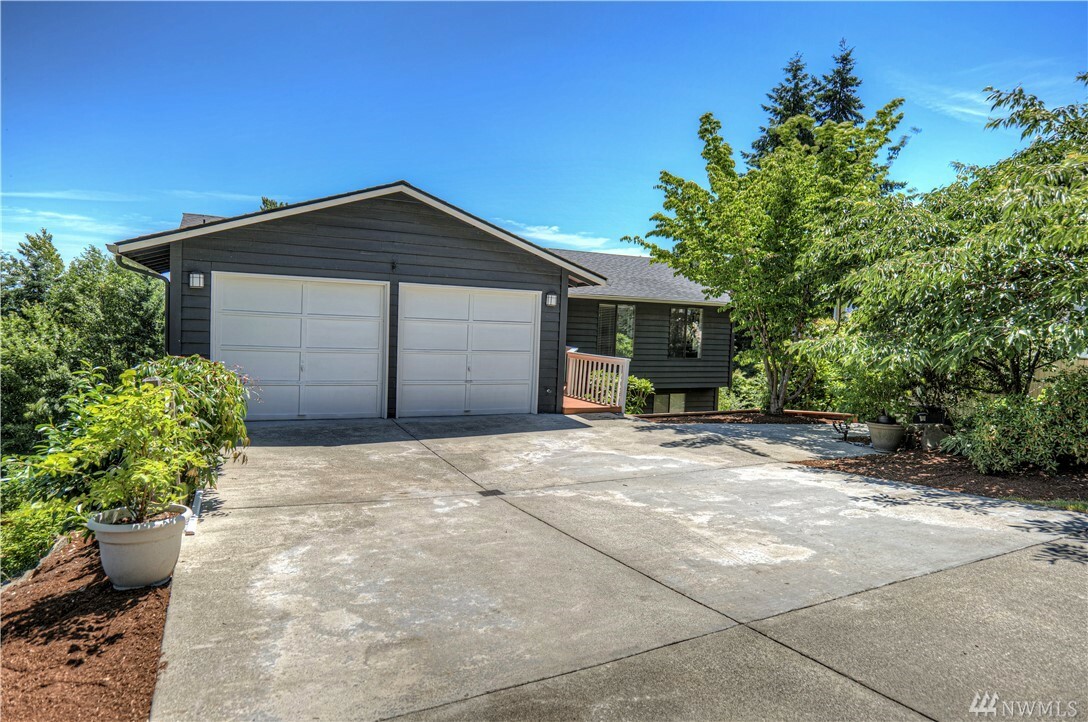 Property Photo: 13708 97th Ave NE WA 98034