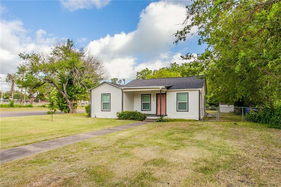 Property Photo:  4029 Colcord Avenue  TX 76707 