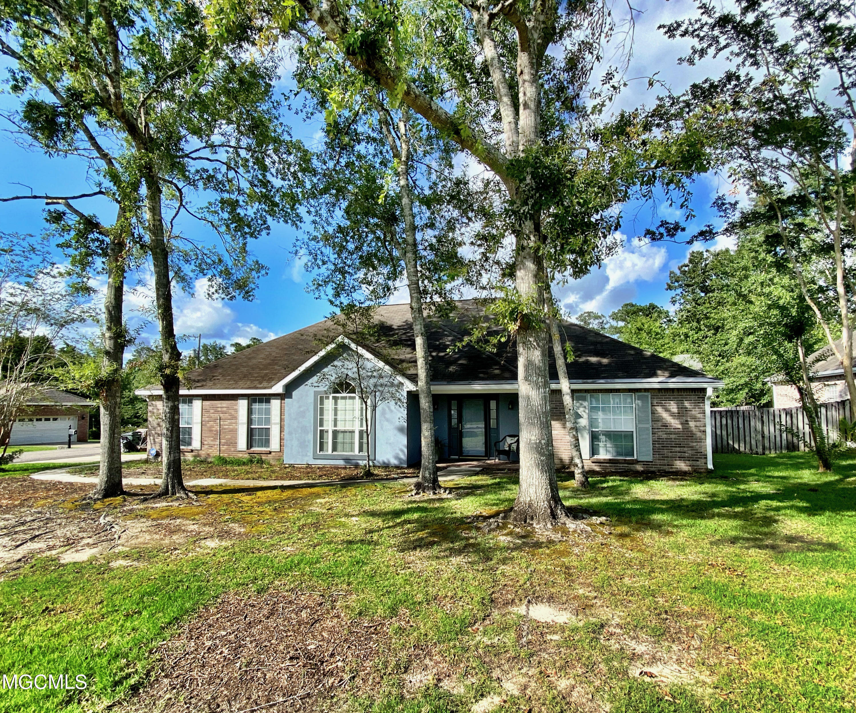 Property Photo:  63775 Diamondhead Drive North  MS 39525 