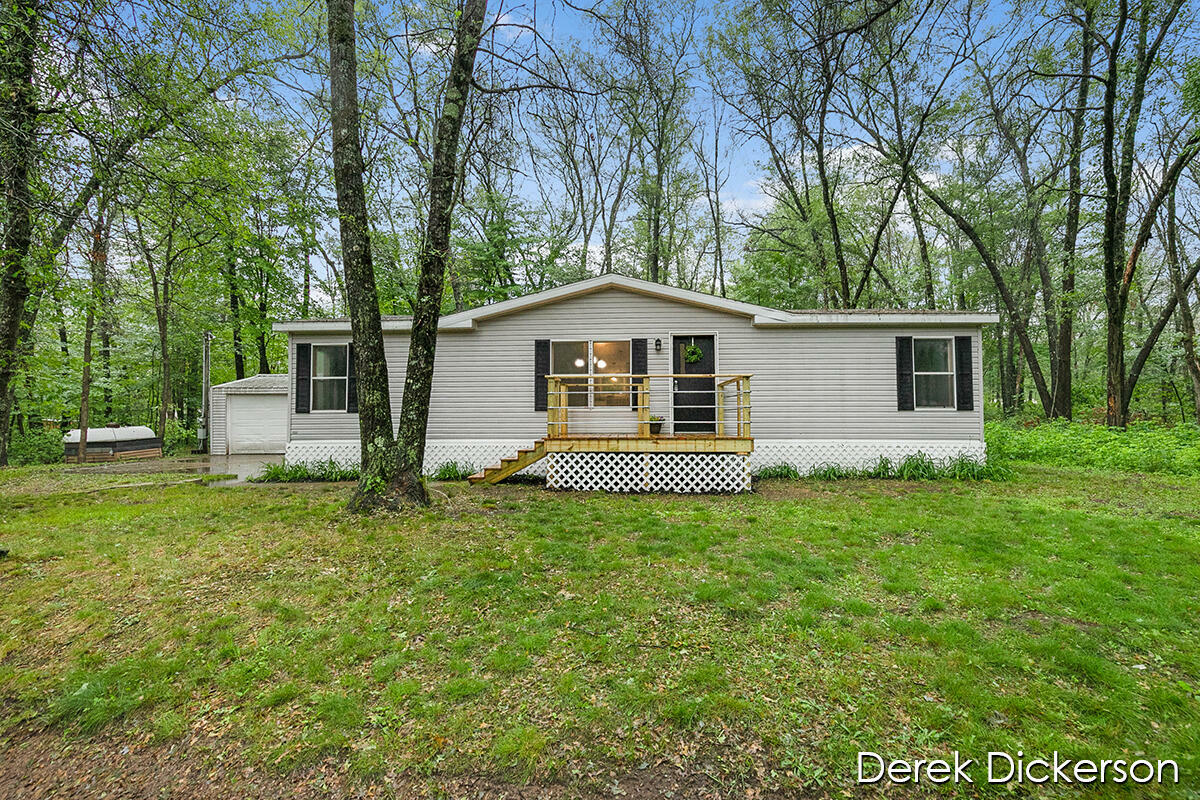 Property Photo:  9988 N West County Line Road  MI 49337 