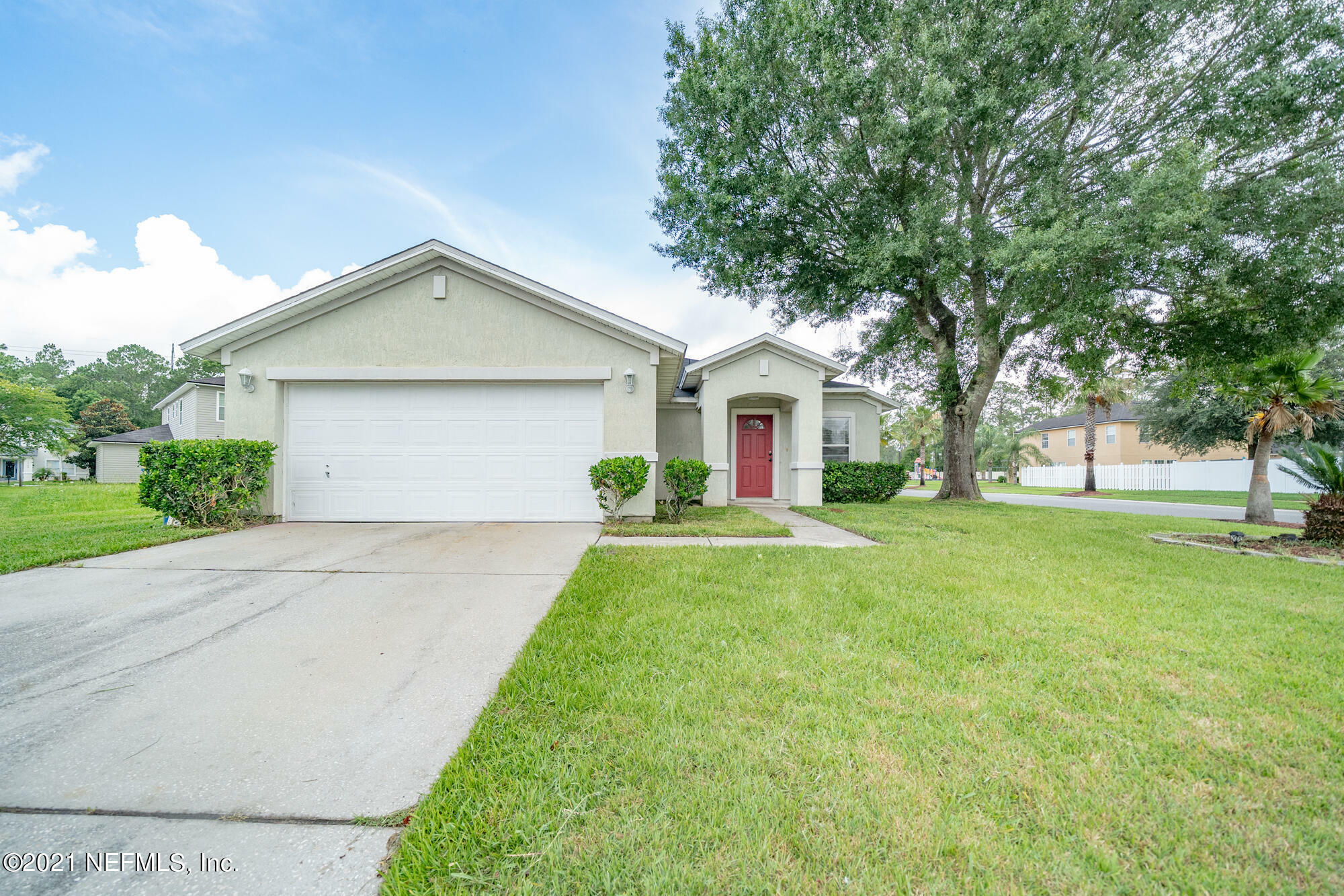Property Photo: 1193 Brighton Ridge Court FL 32218