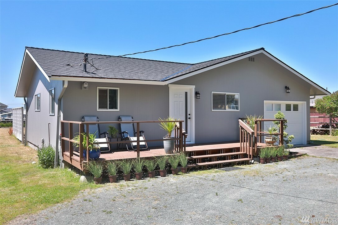 Property Photo:  3556 Shell St  WA 98253 