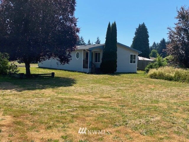 Property Photo:  845 NE Woodard Avenue  WA 98611 