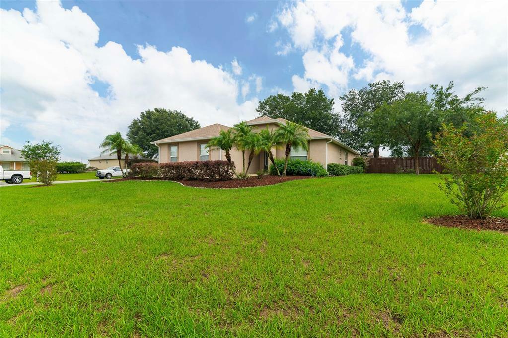 Property Photo:  10407 Dusty Hill Loop  FL 33525 