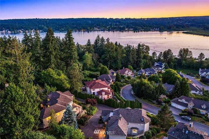 Property Photo: 5122 189th Avenue NE WA 98074