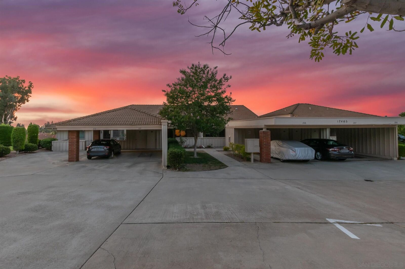 Property Photo: 17465 Plaza Del Curtidor 209 CA 92128