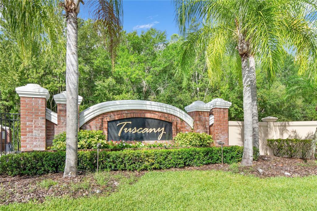 Property Photo:  7704 Tuscany Woods Drive  FL 33647 