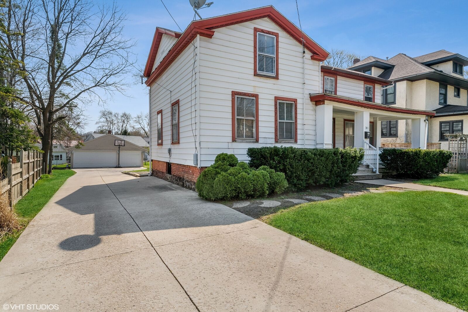 Property Photo: 351 Dean Street IL 60098