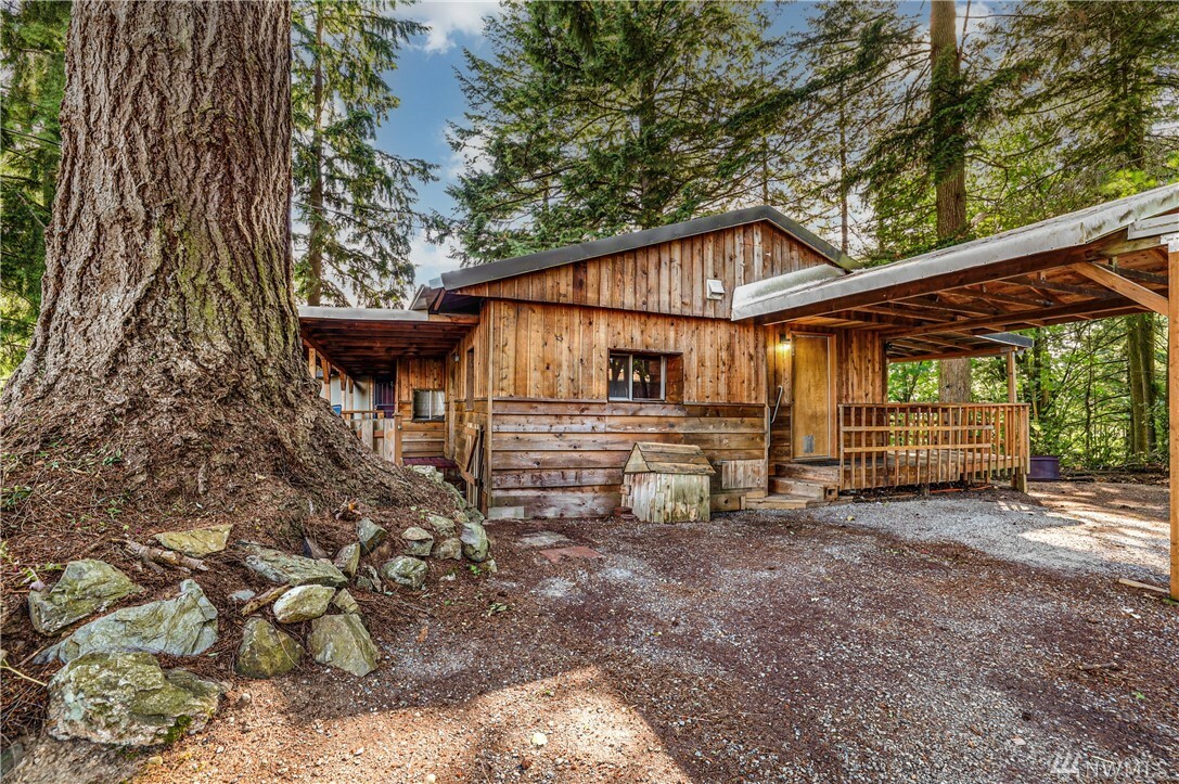 Property Photo: 13004 10th Dr SE WA 98208