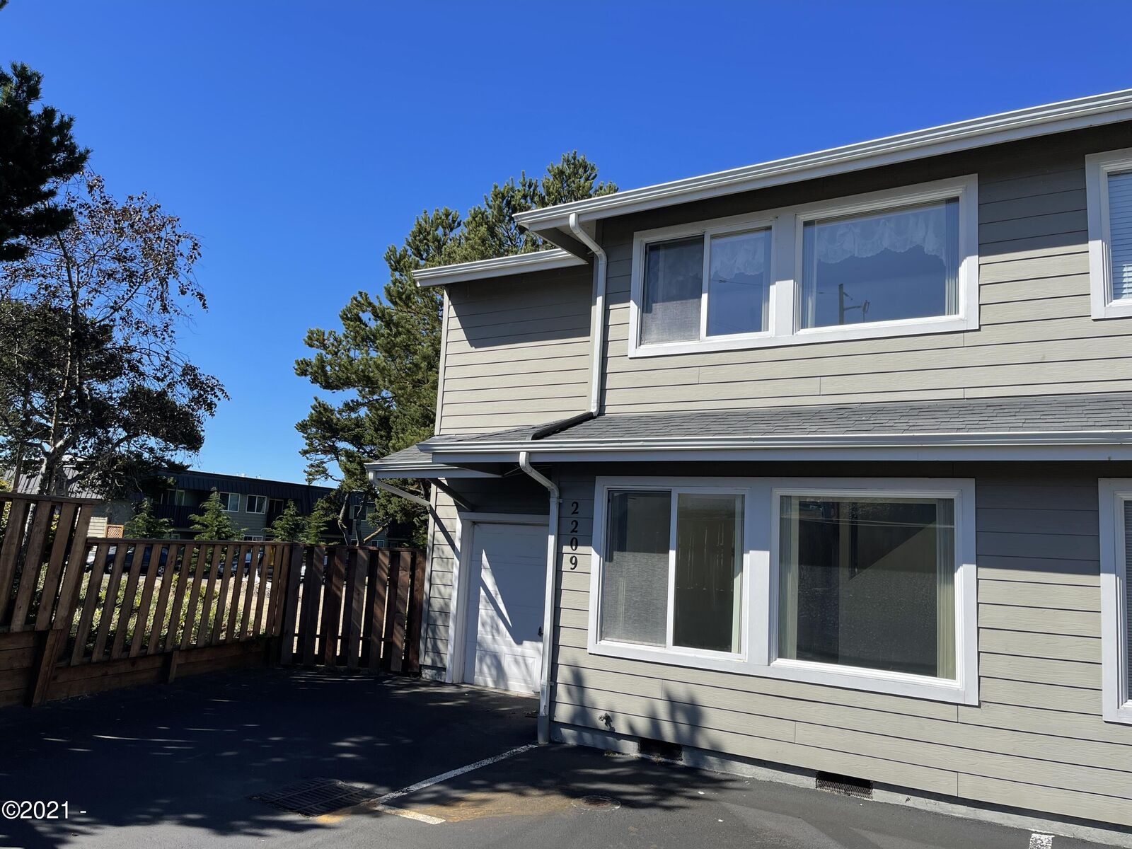 Property Photo: 2209 NW Oar Place OR 97367