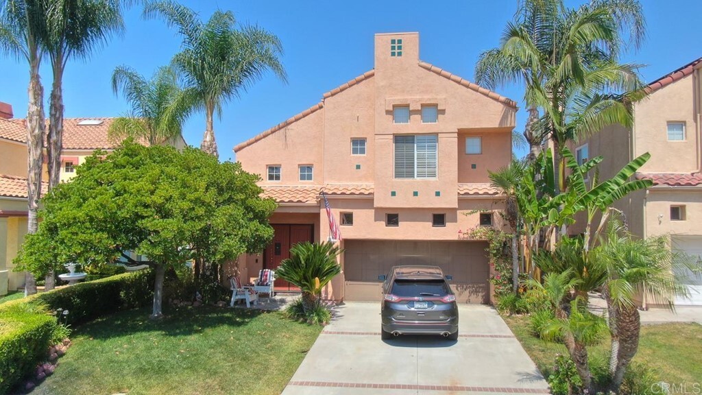 Property Photo: 39729 Via Las Palmas CA 92563