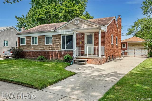 Property Photo:  713 Eastlawn Avenue  MI 48071 