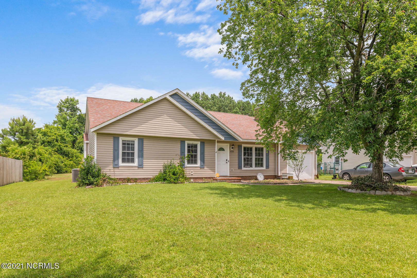 Property Photo:  608 Mallard Drive  NC 28540 