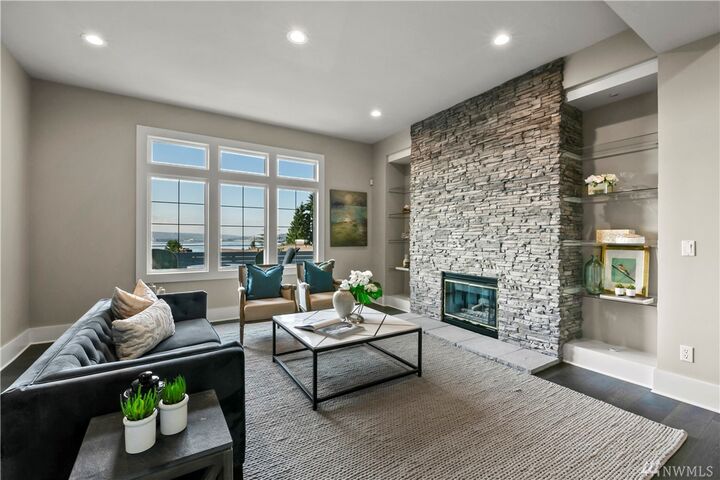 Property Photo:  9107 SE 78th Place  WA 98040 