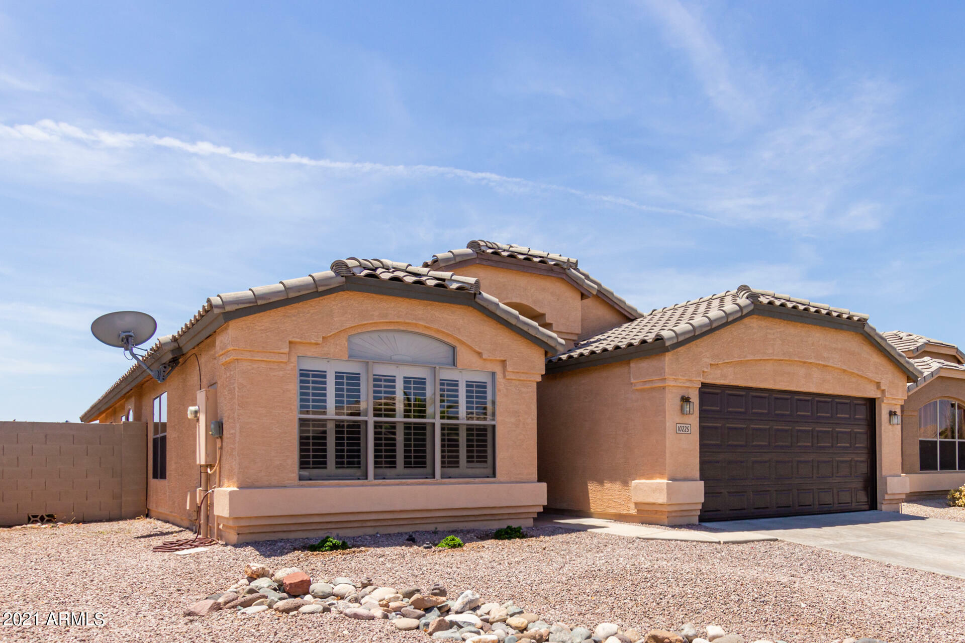 Property Photo:  10225 W Daley Lane  AZ 85383 