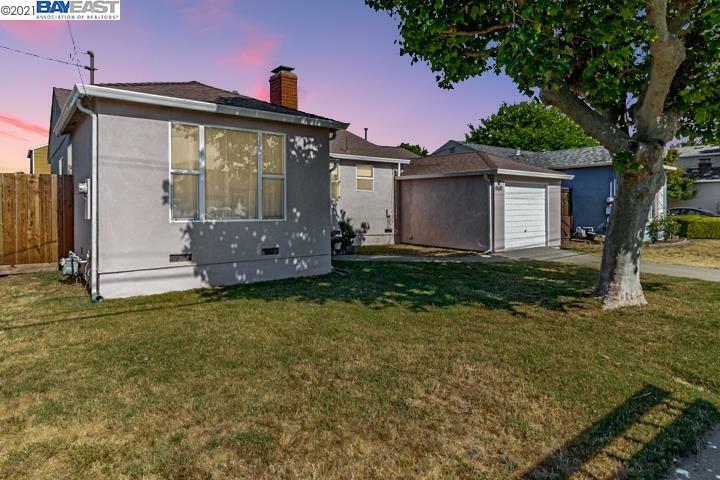 Property Photo:  15087 Costela St  CA 94579 